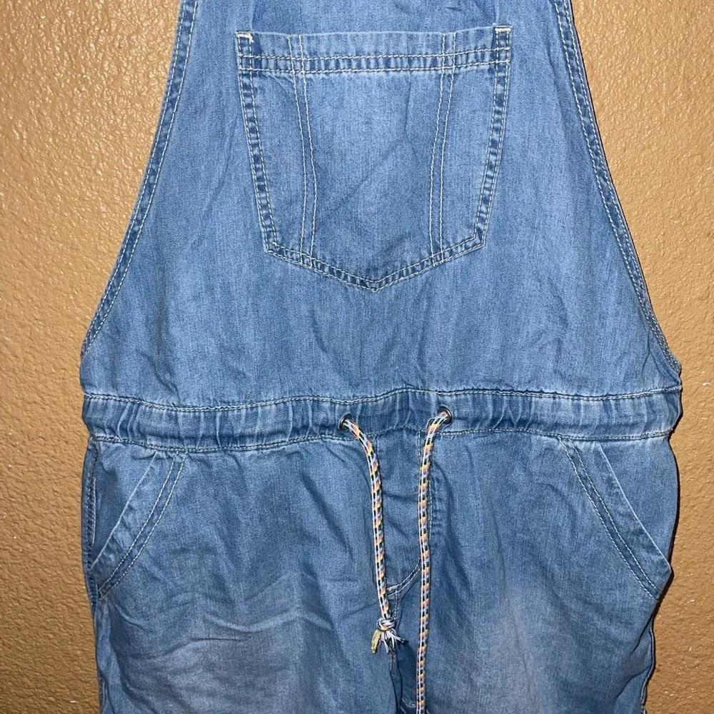 Overall - Picture 3 of 7